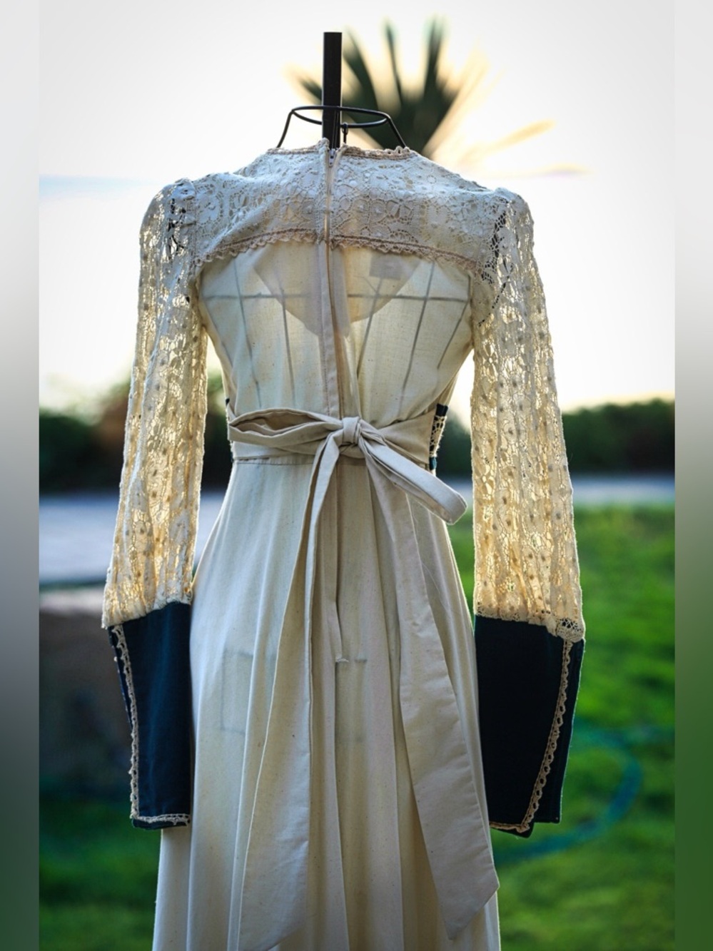 Vintage 1970s Gunne Sax Navy Velvet & Lace Prairie Maxi Dress - Size 5 - Picture 7 of 7